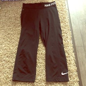 Nike cropped leggings